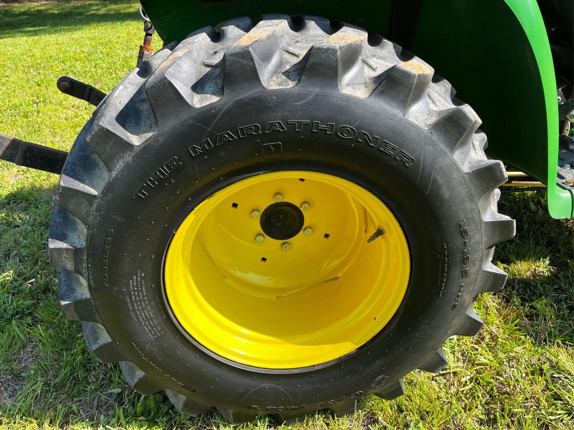 2014 JOHN DEERE 3038E Farm Tractor