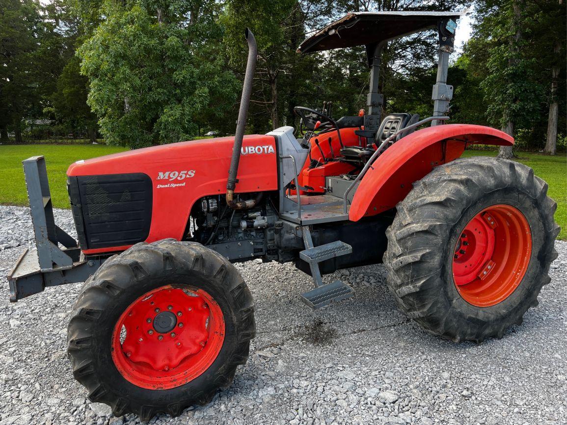 Kubota M95S Farm Tractor