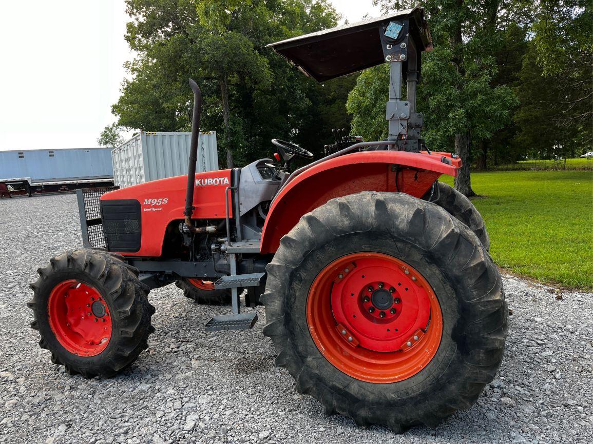 Kubota M95S Farm Tractor