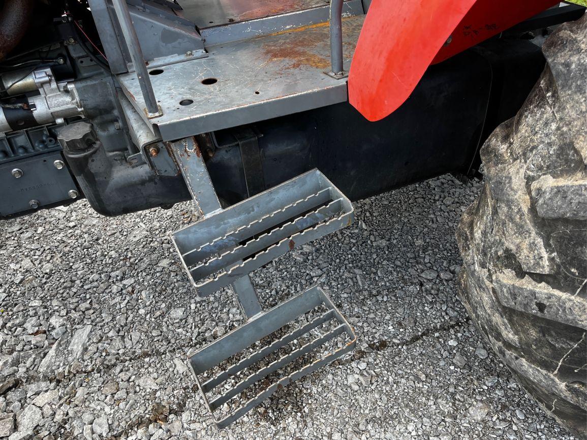 Kubota M95S Farm Tractor