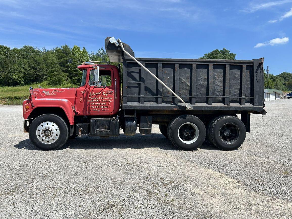 1977 Mack R686ST T/A Dump Truck