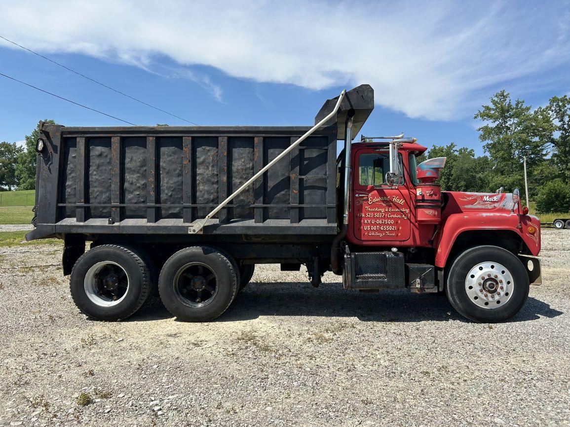 1977 Mack R686ST T/A Dump Truck