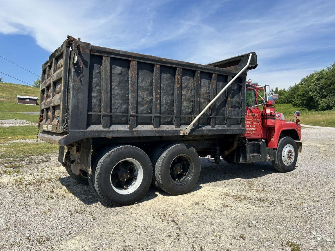 1977 Mack R686ST T/A Dump Truck