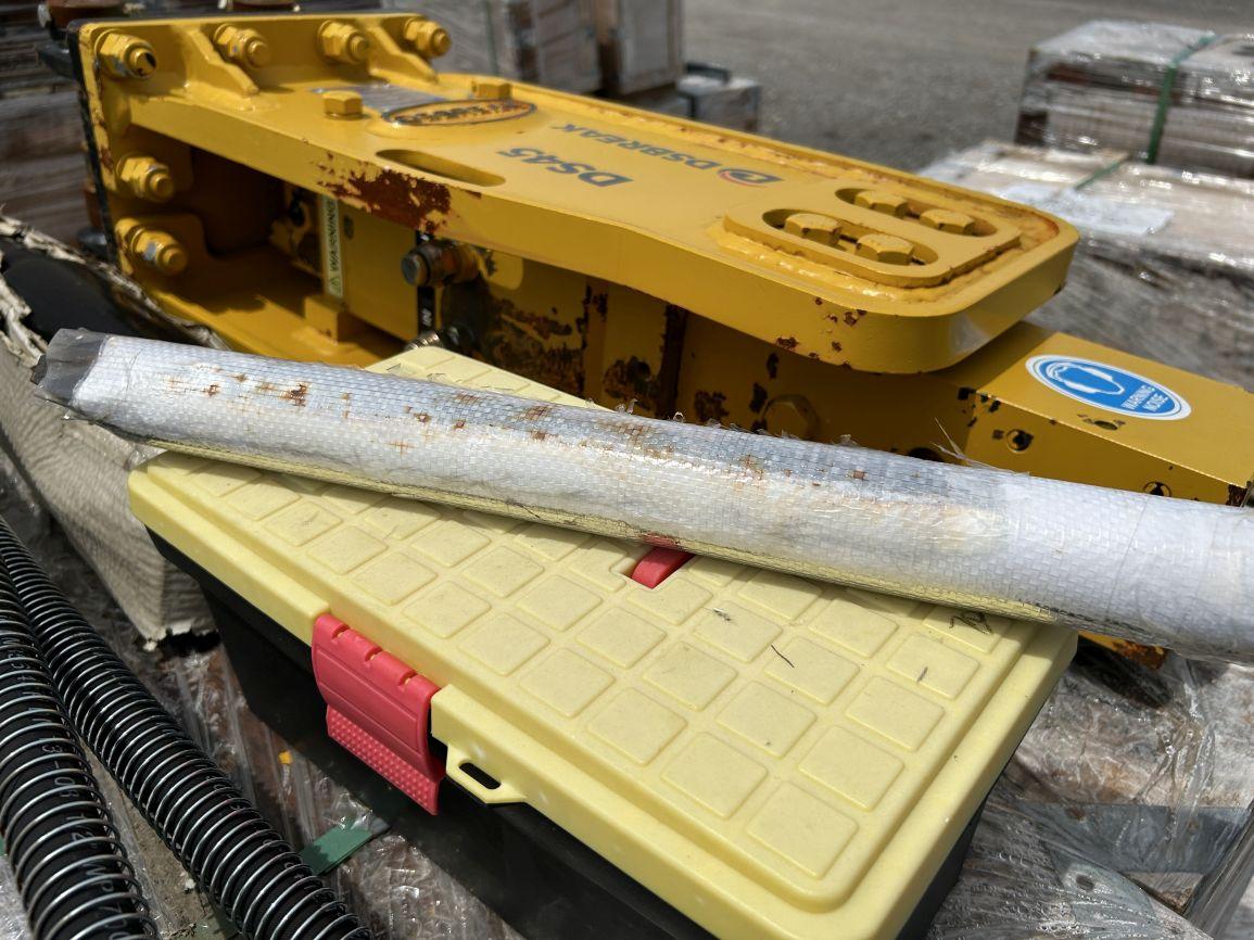 New DSBREAK DS45 Hydraulic Breaker Attachment