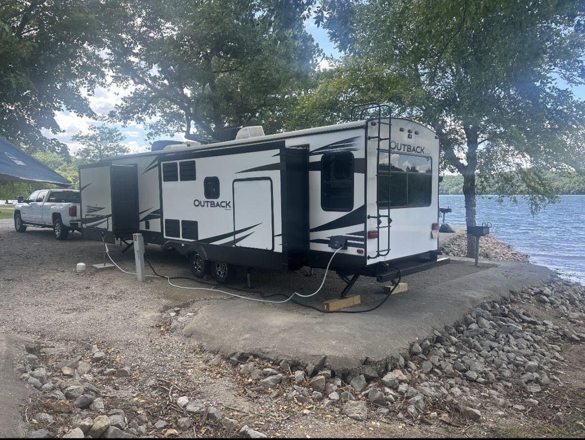 2019 KEYSTONE Outback 328RL Luxury Camper Travel Trailer