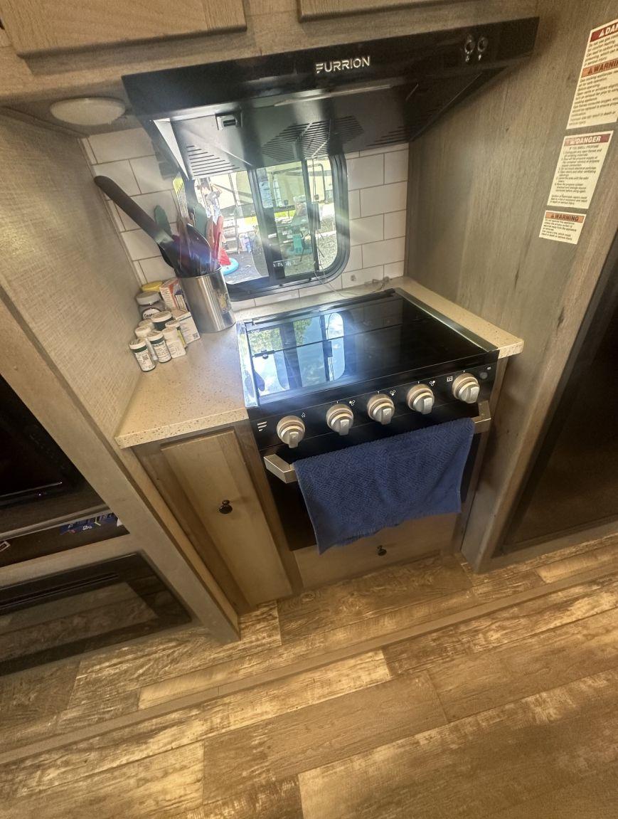 2019 KEYSTONE Outback 328RL Luxury Camper Travel Trailer