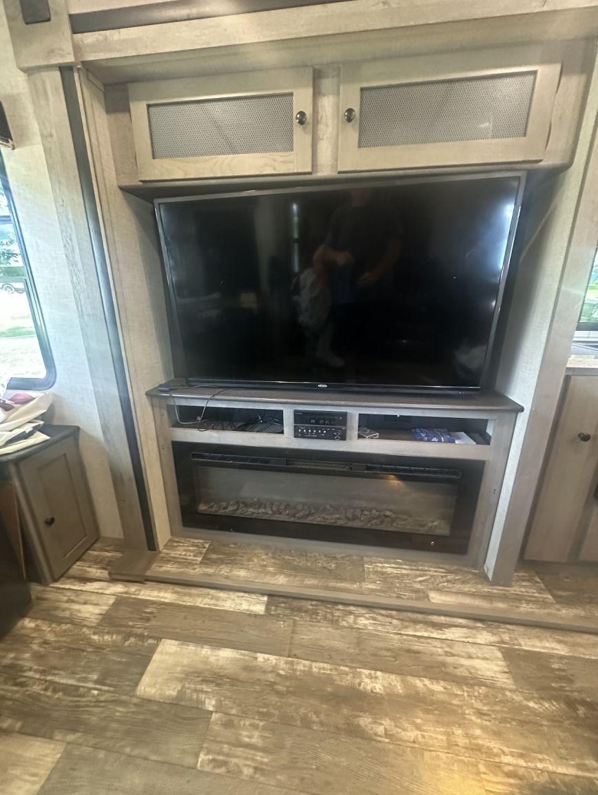 2019 KEYSTONE Outback 328RL Luxury Camper Travel Trailer