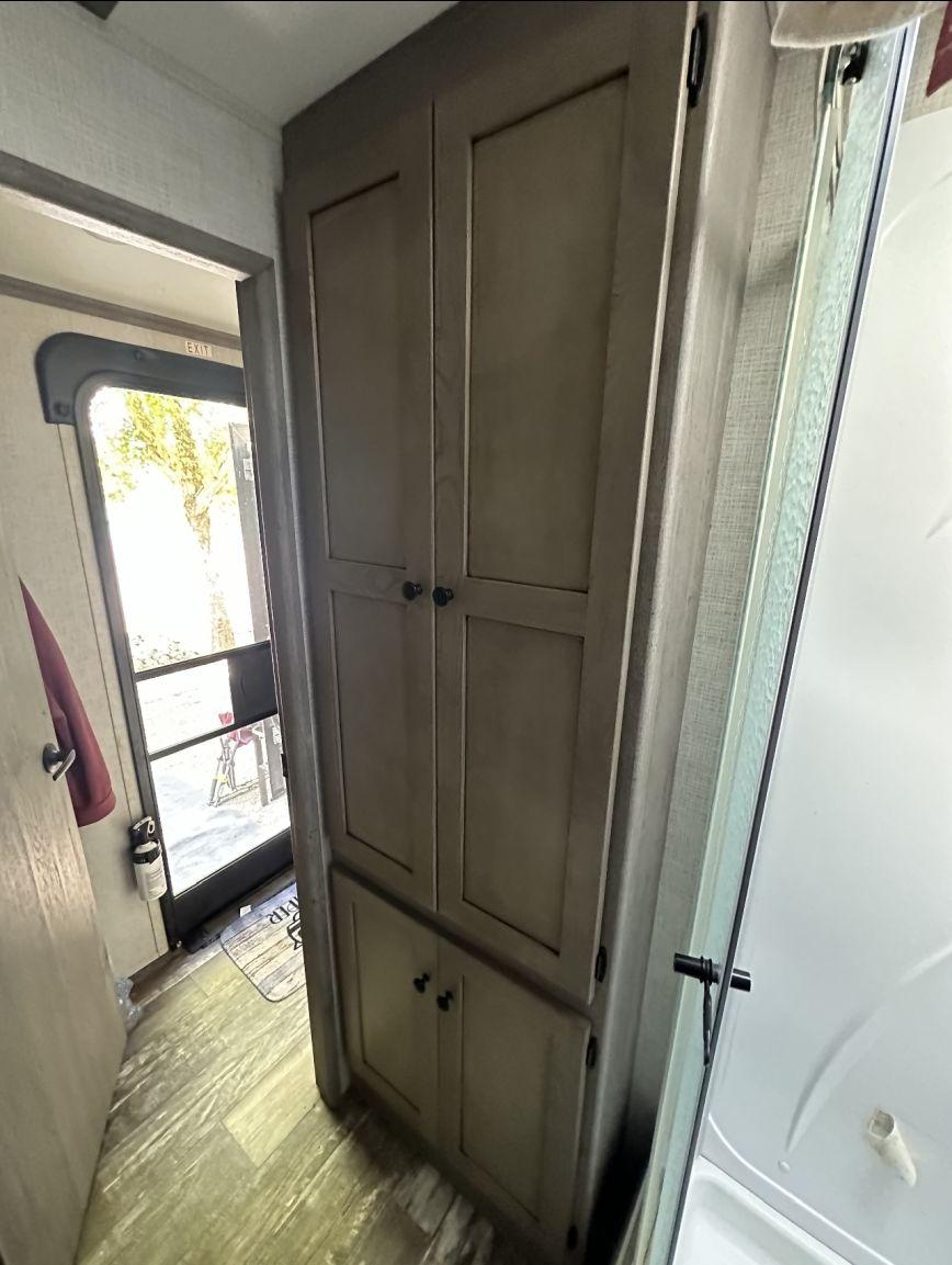 2019 KEYSTONE Outback 328RL Luxury Camper Travel Trailer
