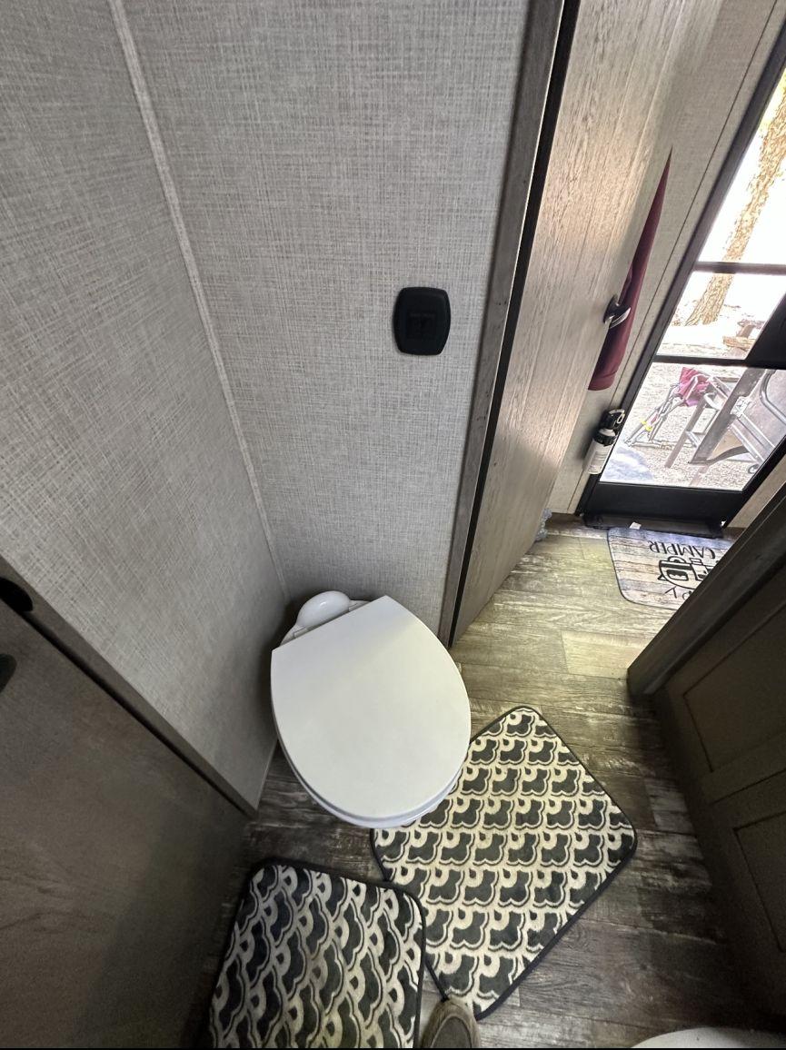 2019 KEYSTONE Outback 328RL Luxury Camper Travel Trailer