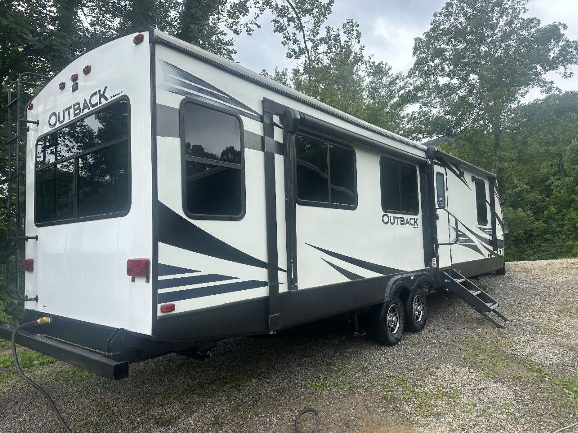 2019 KEYSTONE Outback 328RL Luxury Camper Travel Trailer