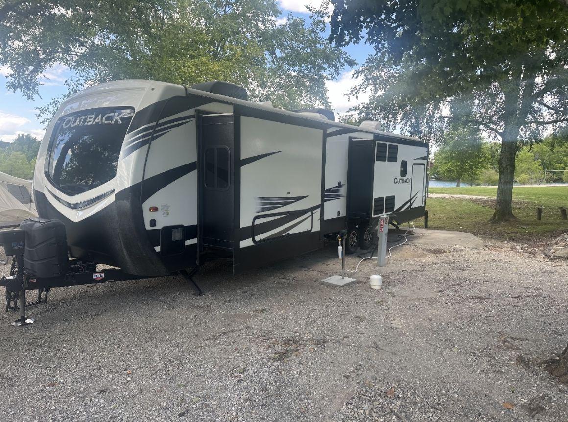 2019 KEYSTONE Outback 328RL Luxury Camper Travel Trailer
