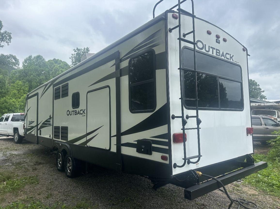2019 KEYSTONE Outback 328RL Luxury Camper Travel Trailer