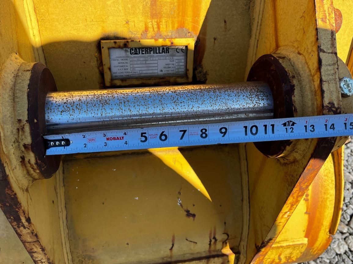 2006  CAT  32”  Excavator Bucket w/ Teeth