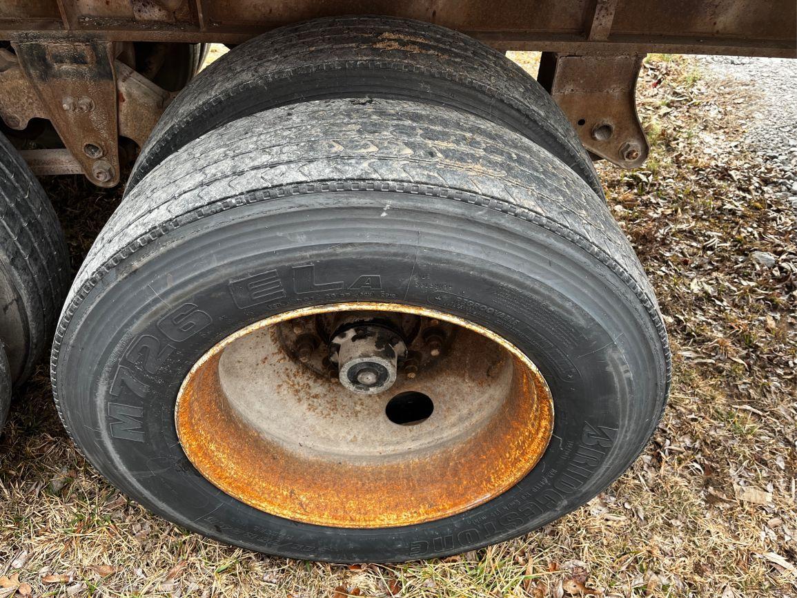 1974  T/A  25’  Flatbed Trailer
