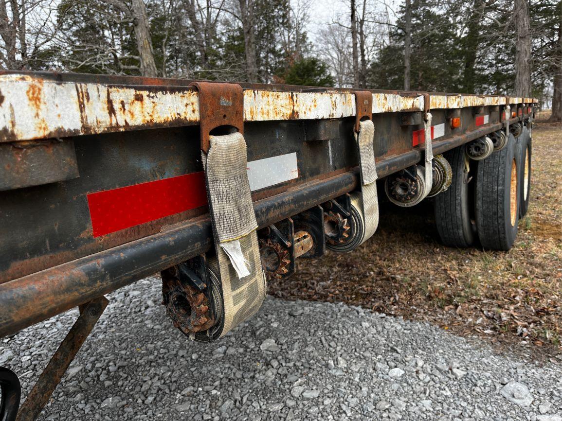 1974  T/A  25’  Flatbed Trailer