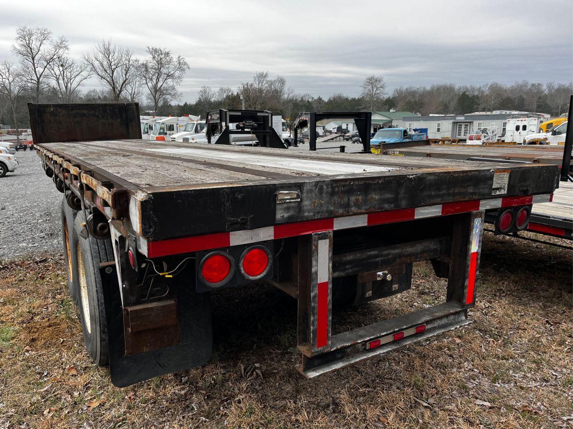 1974  T/A  25’  Flatbed Trailer