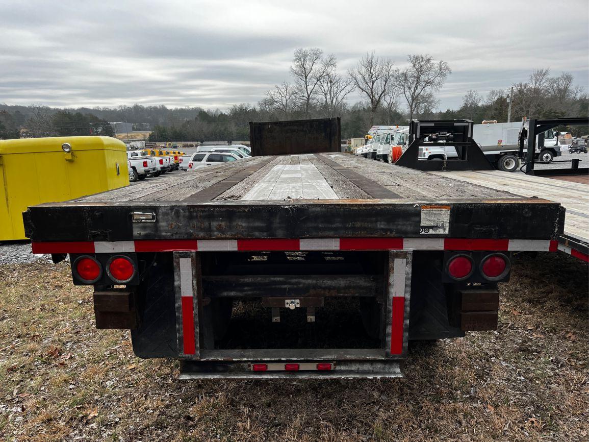 1974  T/A  25’  Flatbed Trailer