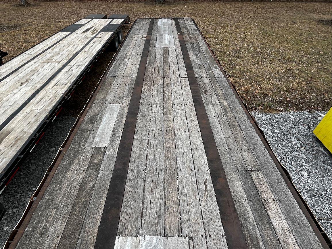 1974  T/A  25’  Flatbed Trailer