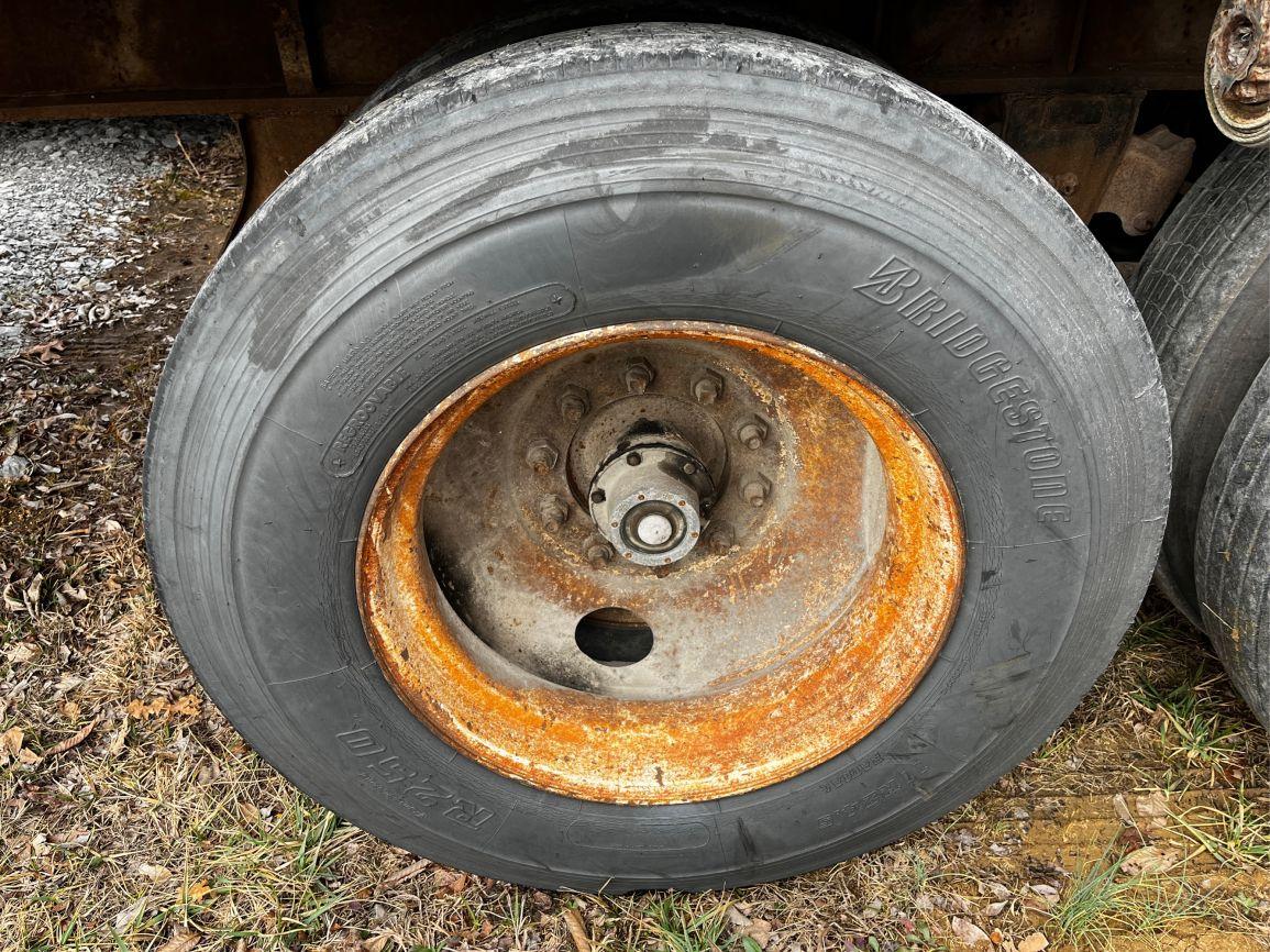 1974  T/A  25’  Flatbed Trailer