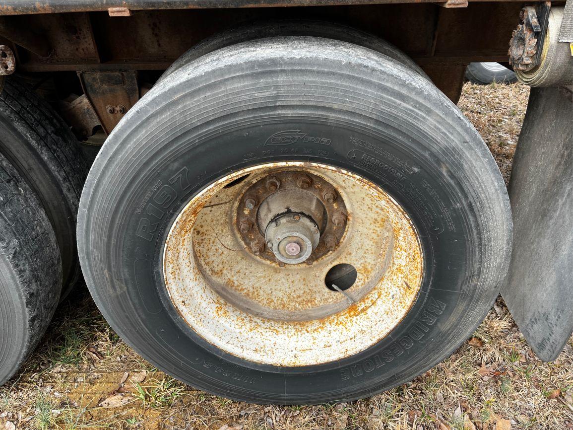 1974  T/A  25’  Flatbed Trailer