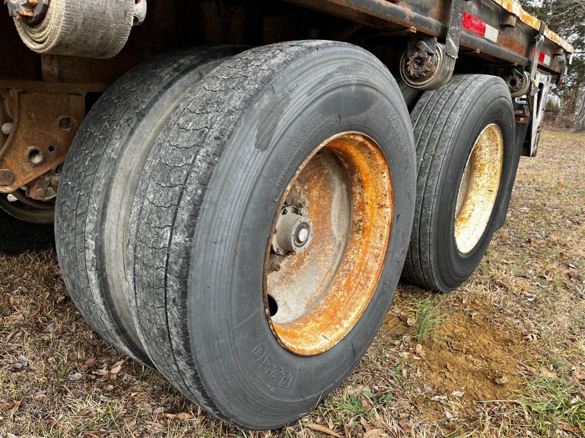 1974  T/A  25’  Flatbed Trailer