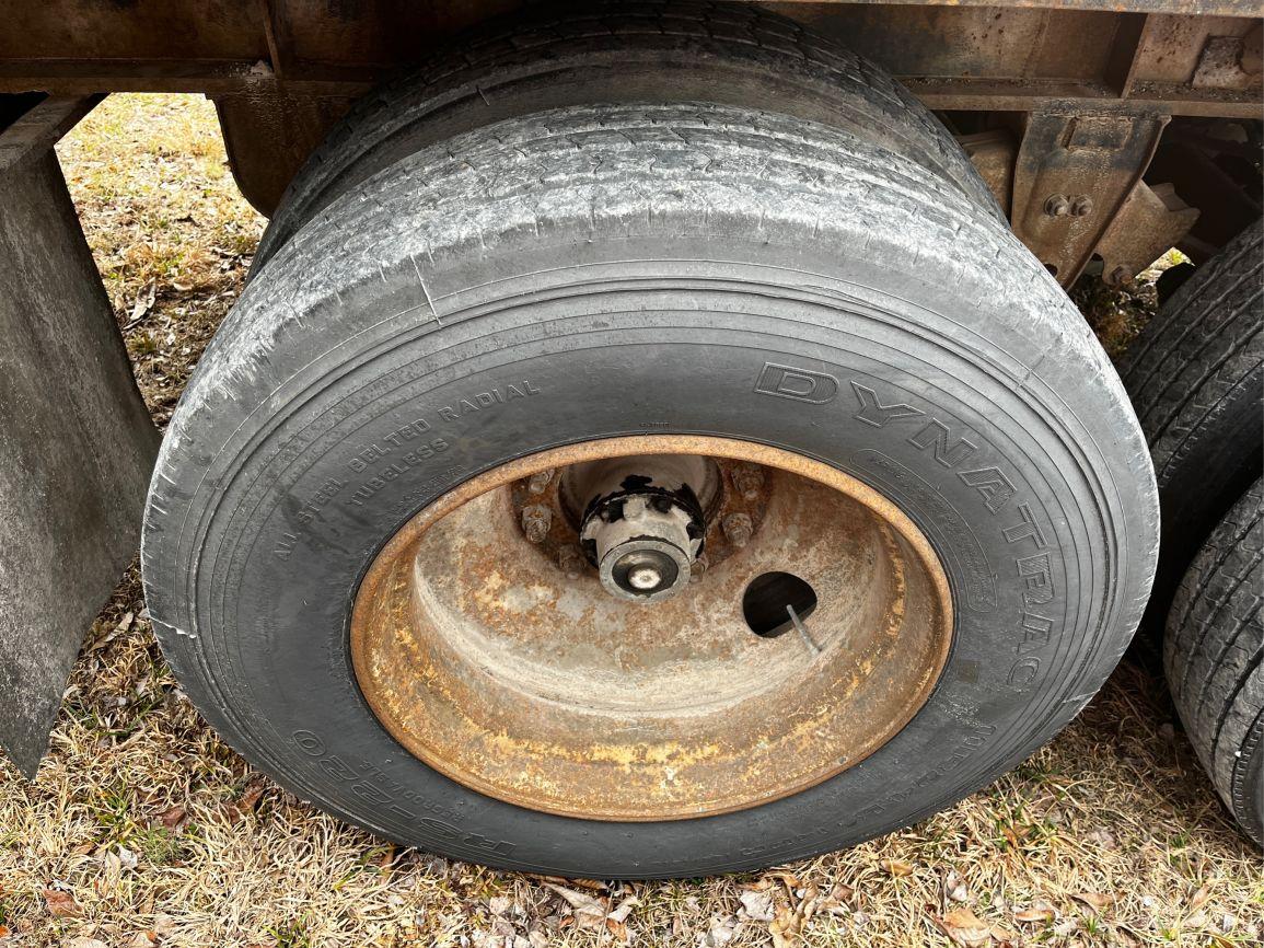 1974  T/A  25’  Flatbed Trailer