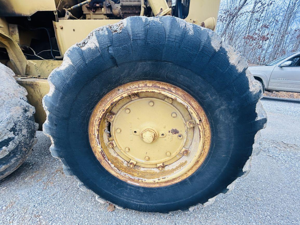 1969  CAT  12F  Motor Grader