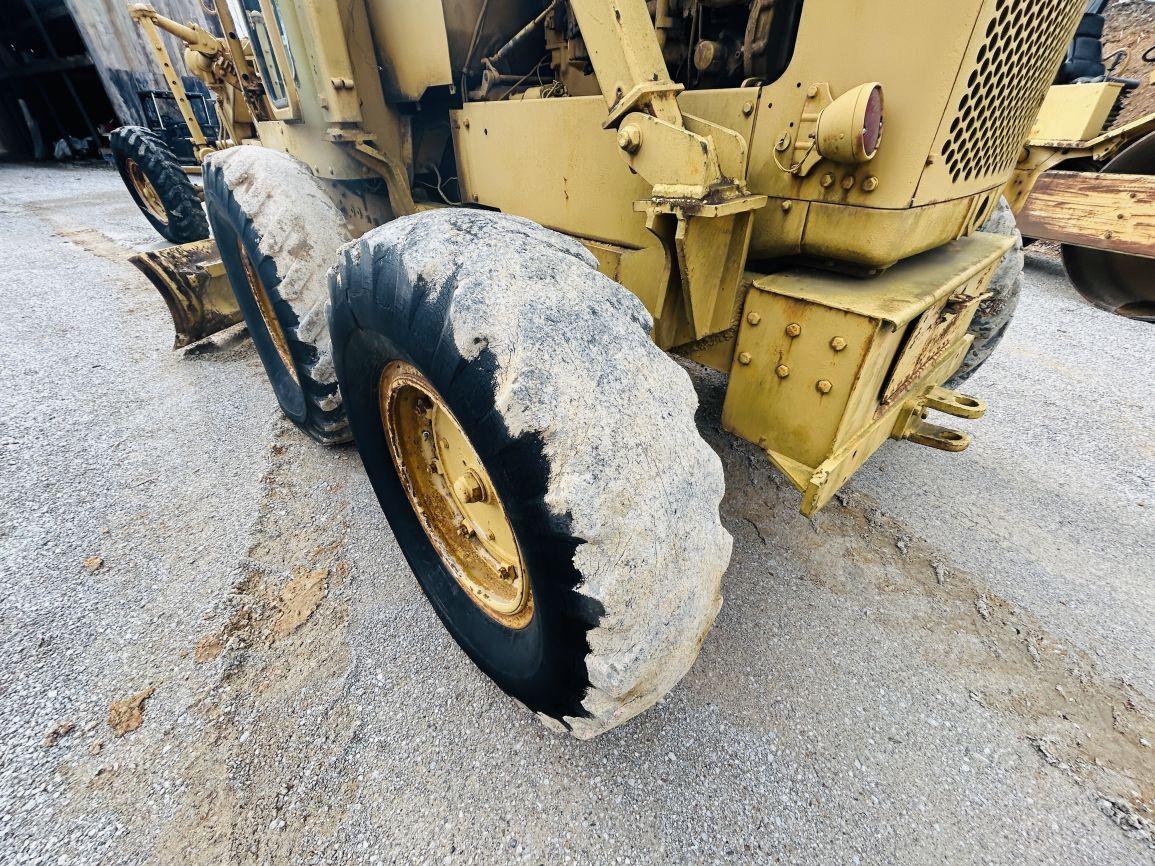 1969  CAT  12F  Motor Grader