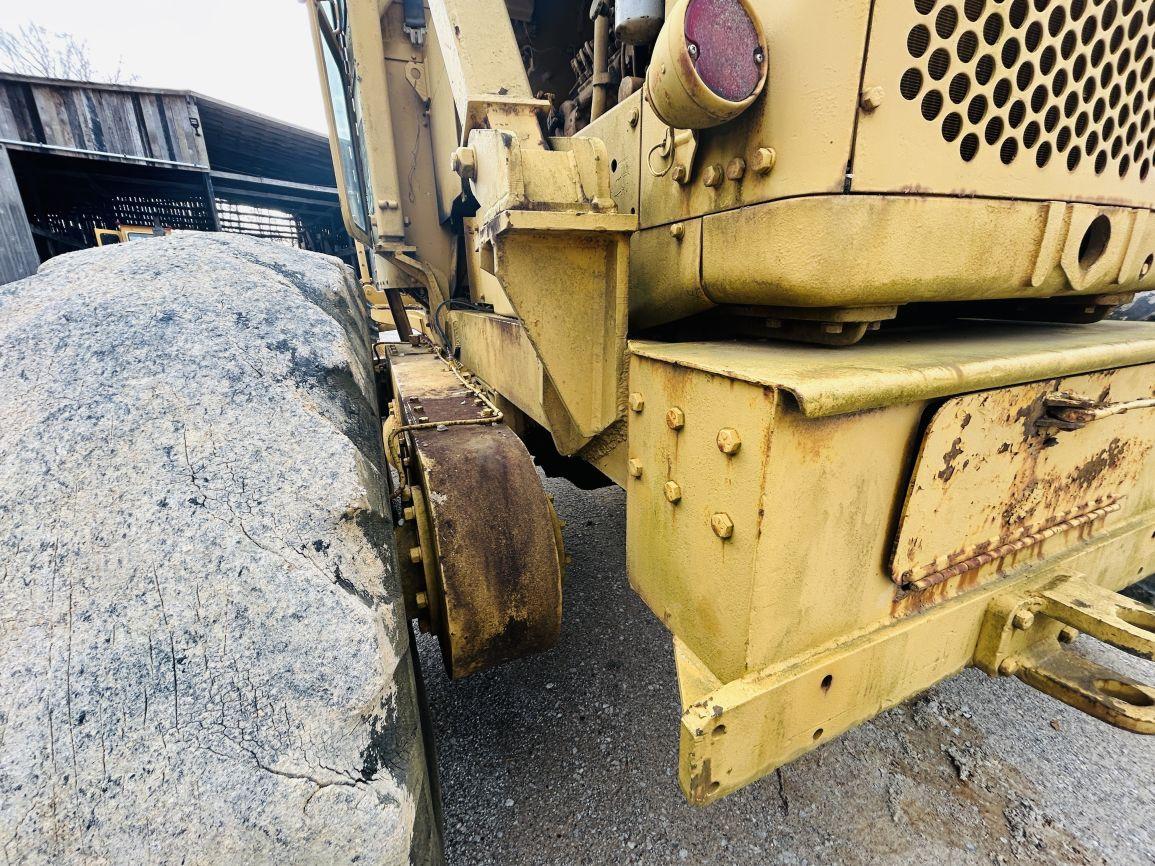 1969  CAT  12F  Motor Grader