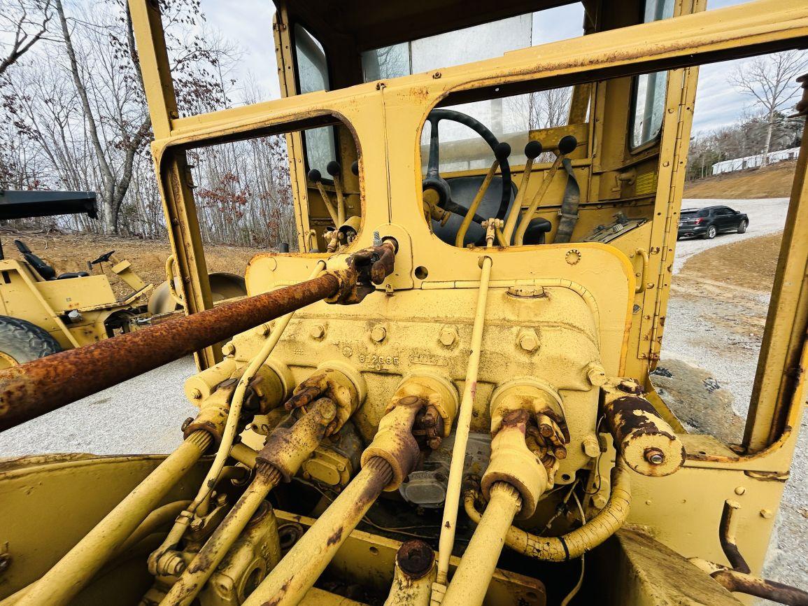 1969  CAT  12F  Motor Grader