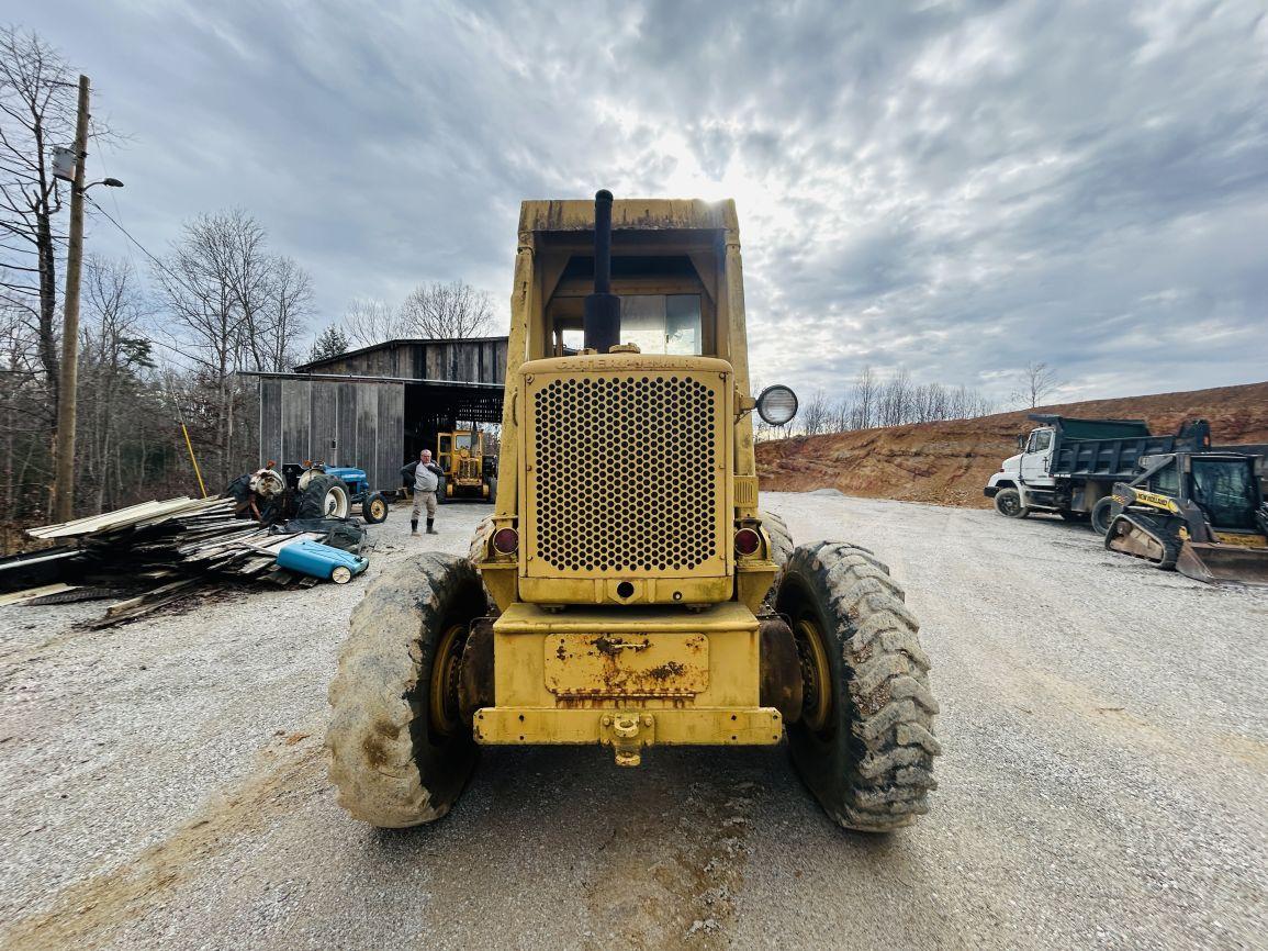 1969  CAT  12F  Motor Grader