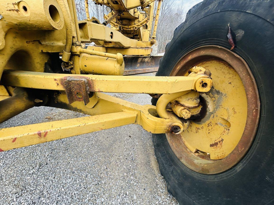 1969  CAT  12F  Motor Grader
