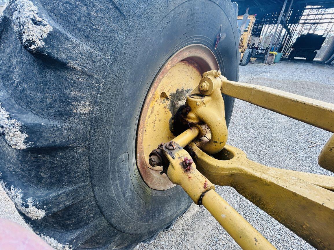 1969  CAT  12F  Motor Grader