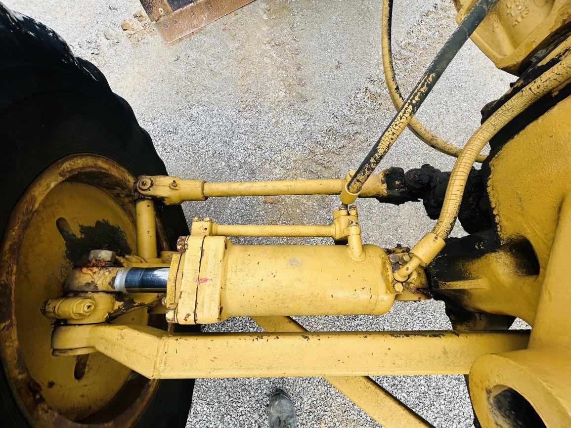 1969  CAT  12F  Motor Grader