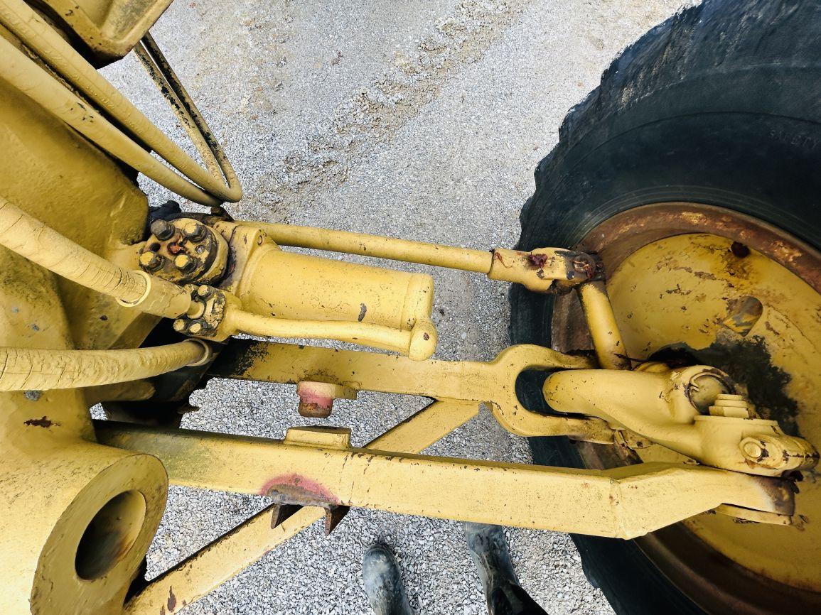 1969  CAT  12F  Motor Grader