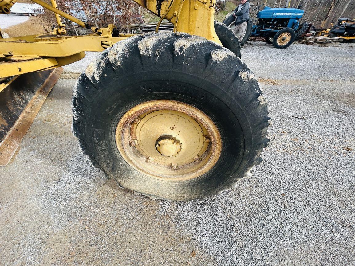 1969  CAT  12F  Motor Grader