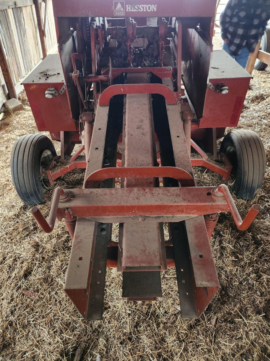 Hesston  4550  Square Baler