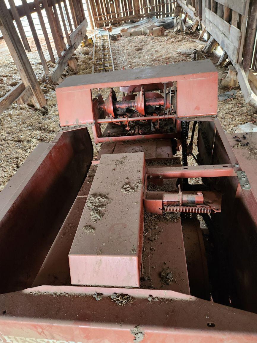 Hesston  4550  Square Baler