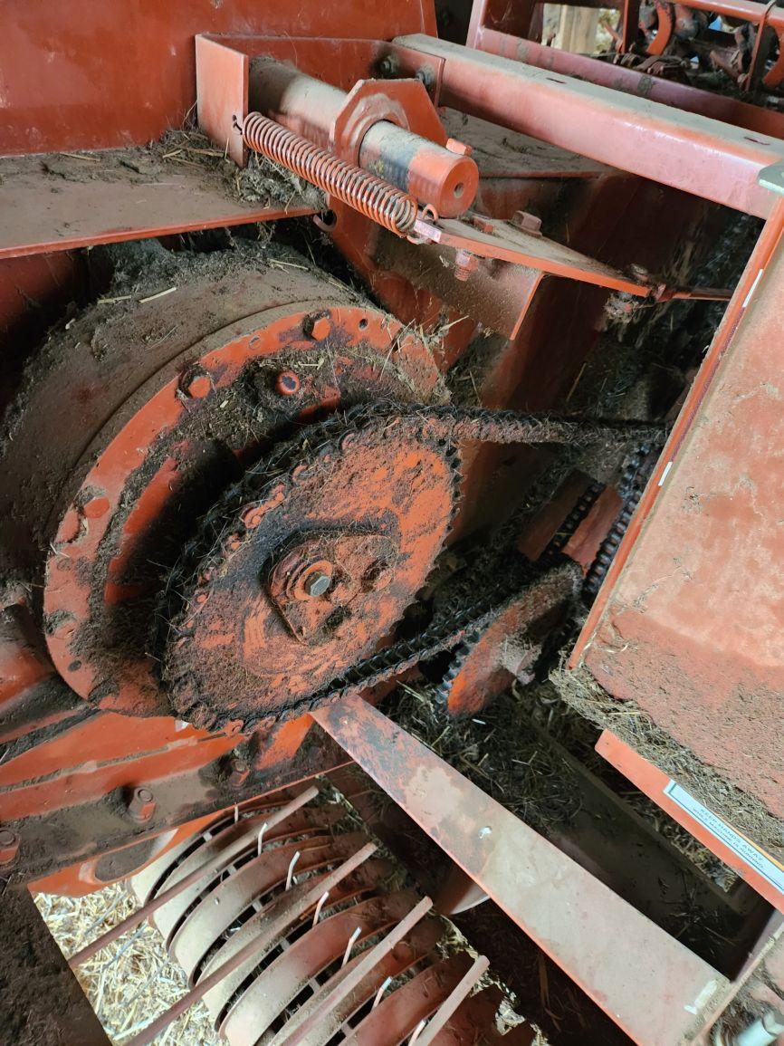 Hesston  4550  Square Baler