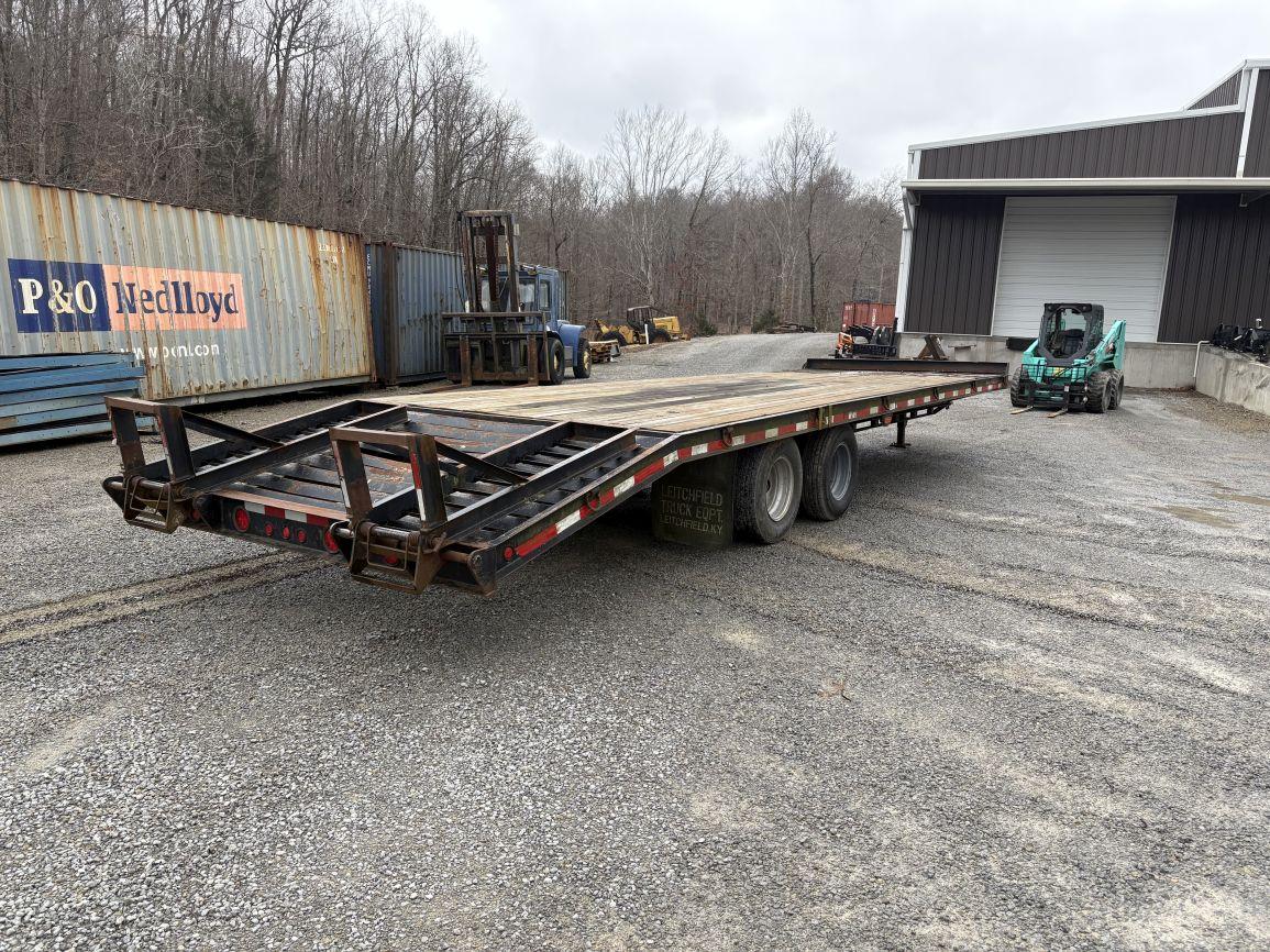 2006  Leitchfield  Dual T/A  Equipment Trailer