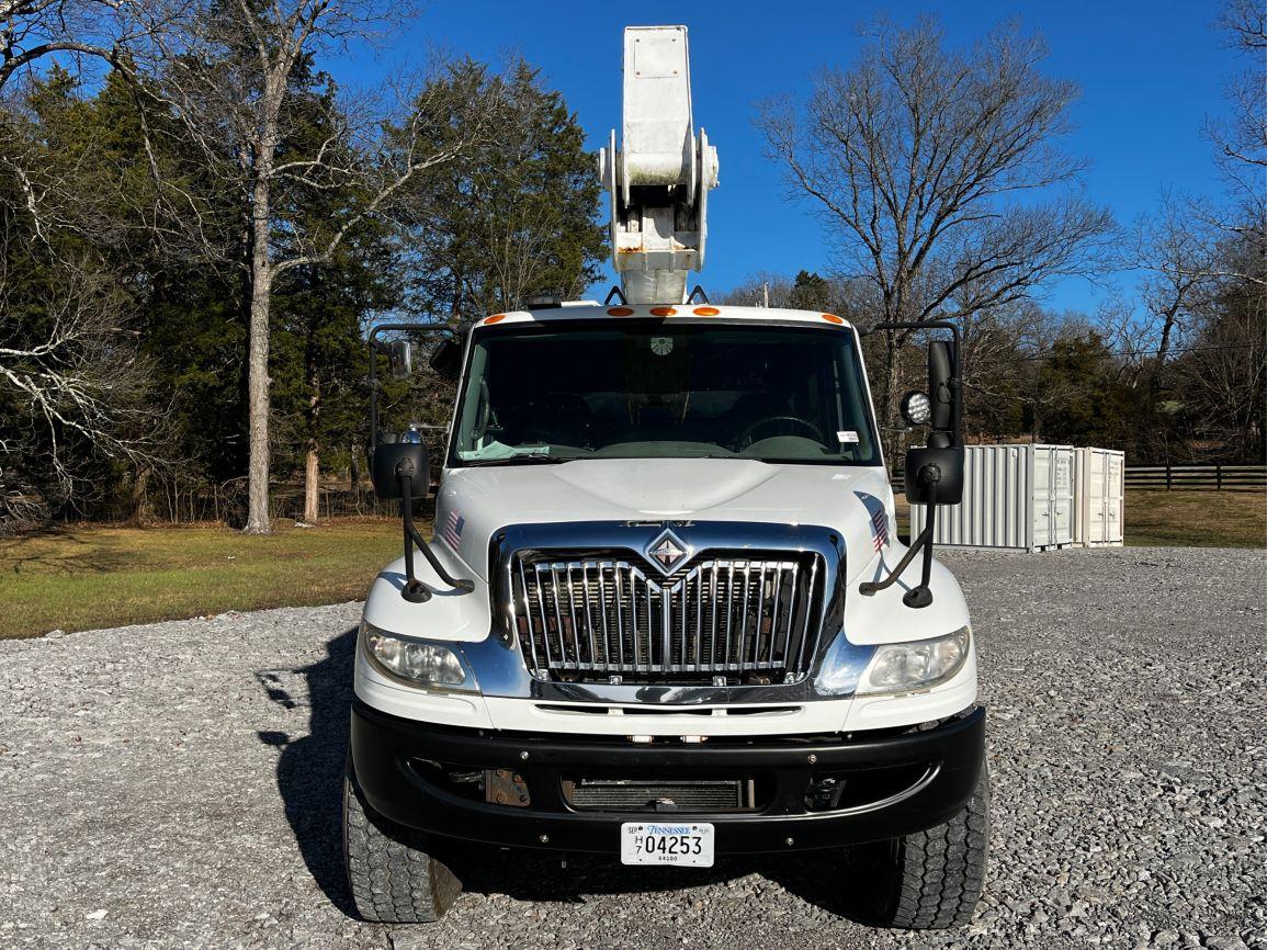 2009  INTERNATIONAL  DURASTAR 4400  T/A  Bucket Truck