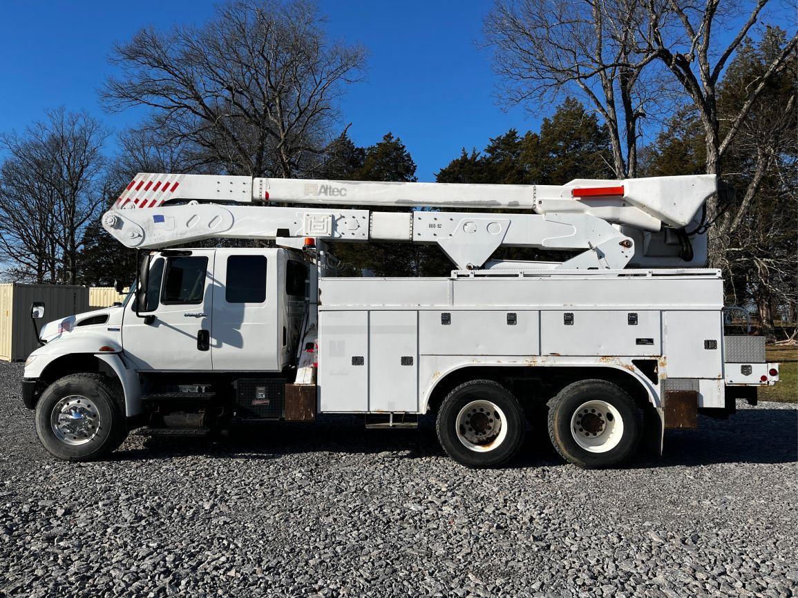 2009  INTERNATIONAL  DURASTAR 4400  T/A  Bucket Truck