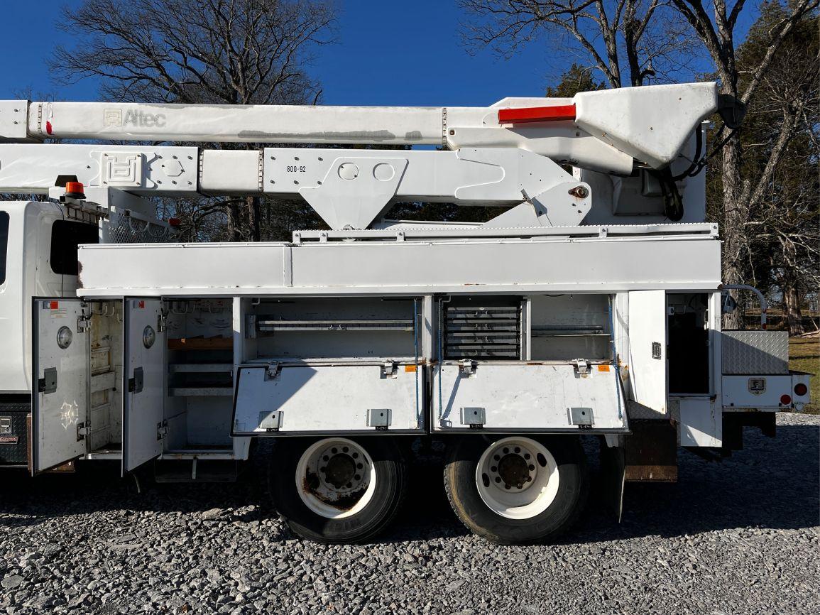 2009  INTERNATIONAL  DURASTAR 4400  T/A  Bucket Truck