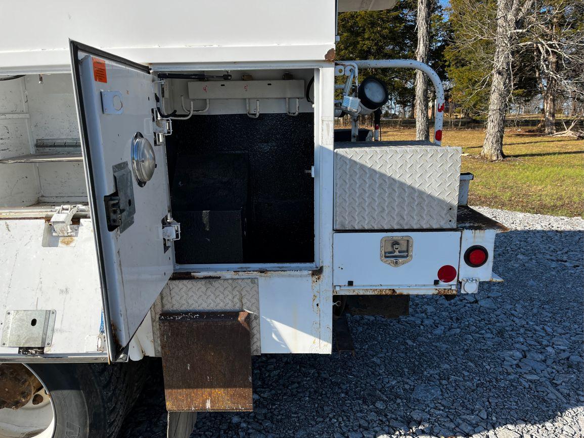 2009  INTERNATIONAL  DURASTAR 4400  T/A  Bucket Truck