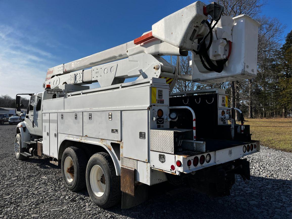 2009  INTERNATIONAL  DURASTAR 4400  T/A  Bucket Truck