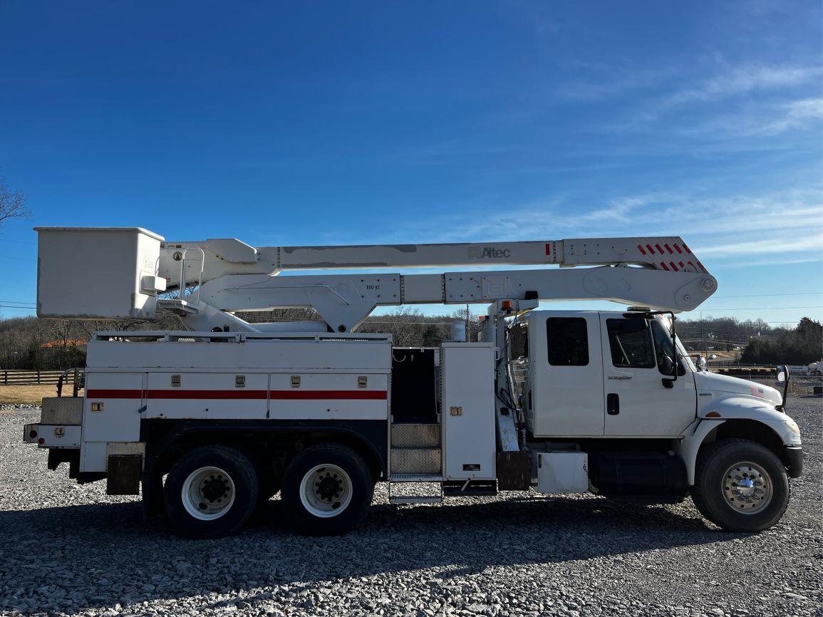 2009  INTERNATIONAL  DURASTAR 4400  T/A  Bucket Truck