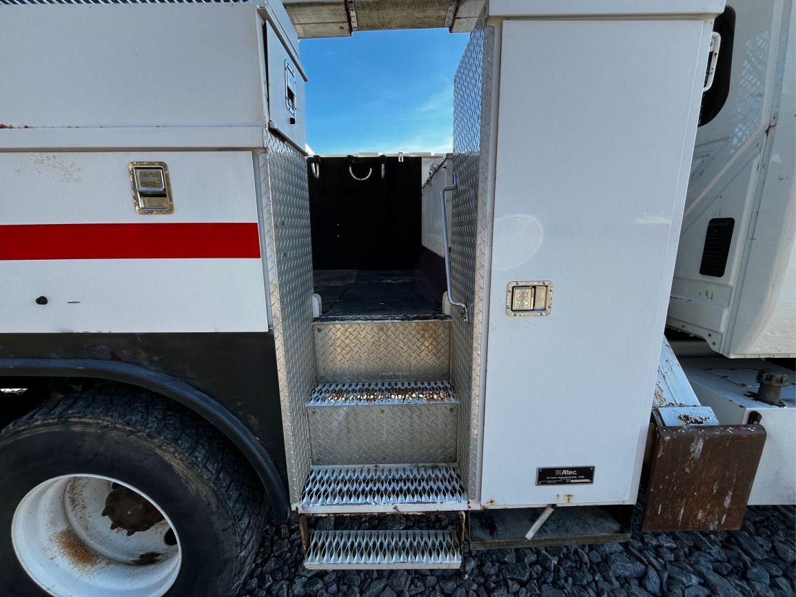 2009  INTERNATIONAL  DURASTAR 4400  T/A  Bucket Truck