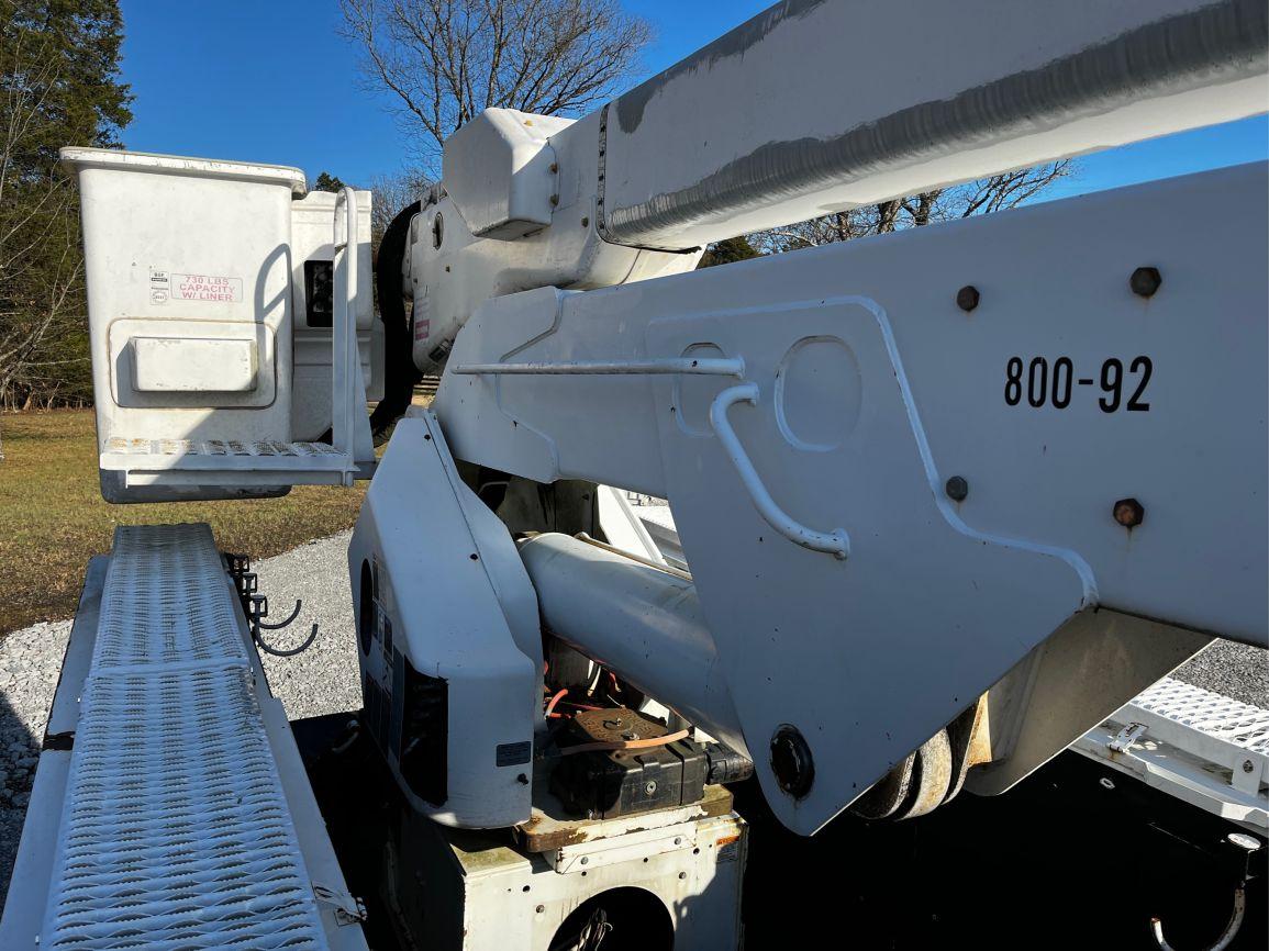 2009  INTERNATIONAL  DURASTAR 4400  T/A  Bucket Truck
