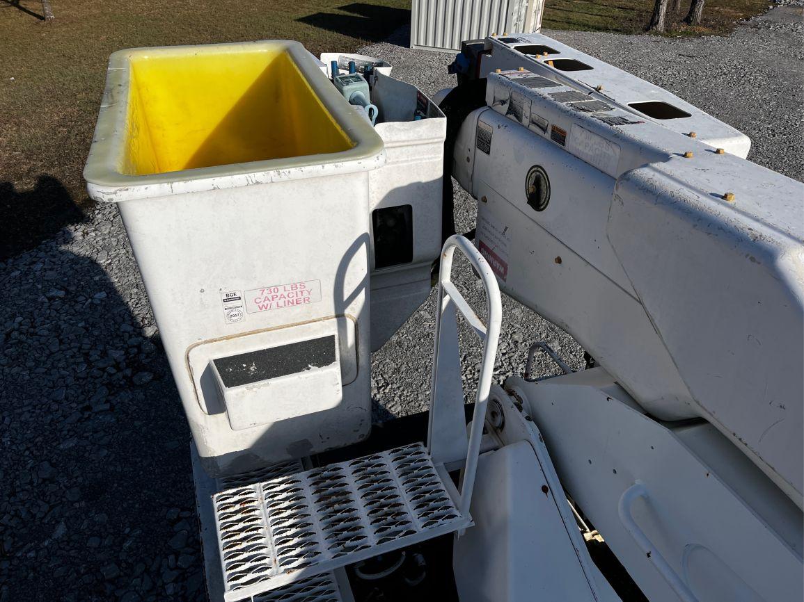 2009  INTERNATIONAL  DURASTAR 4400  T/A  Bucket Truck