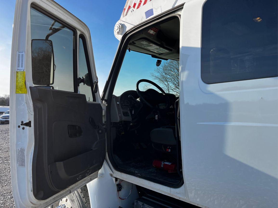 2009  INTERNATIONAL  DURASTAR 4400  T/A  Bucket Truck